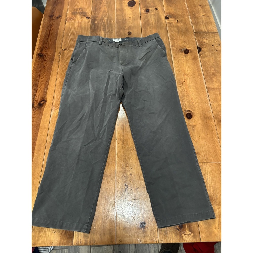 Dockers Men's Classic Fit Flat Front Chino Pants W38 L30 Gray Casual Khakis